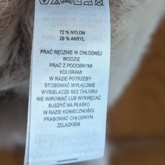 Jessica Simpson Size XS Beige Fuzzy Sweater - Picture 6 of 9